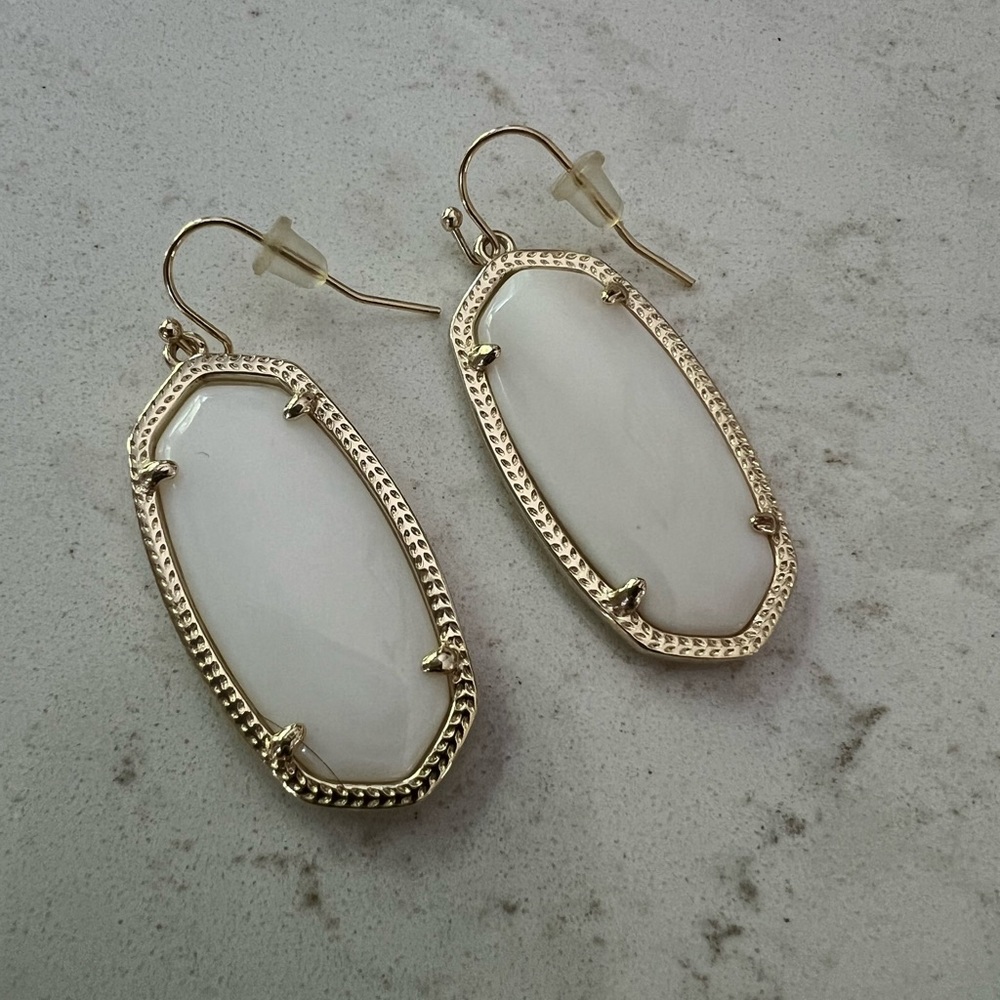 Kendra Scott Elle gold with white dangle earrings - ivory mother of pearl